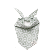 Bandana Collier pour chien fleuri - Couleur vert et blanc