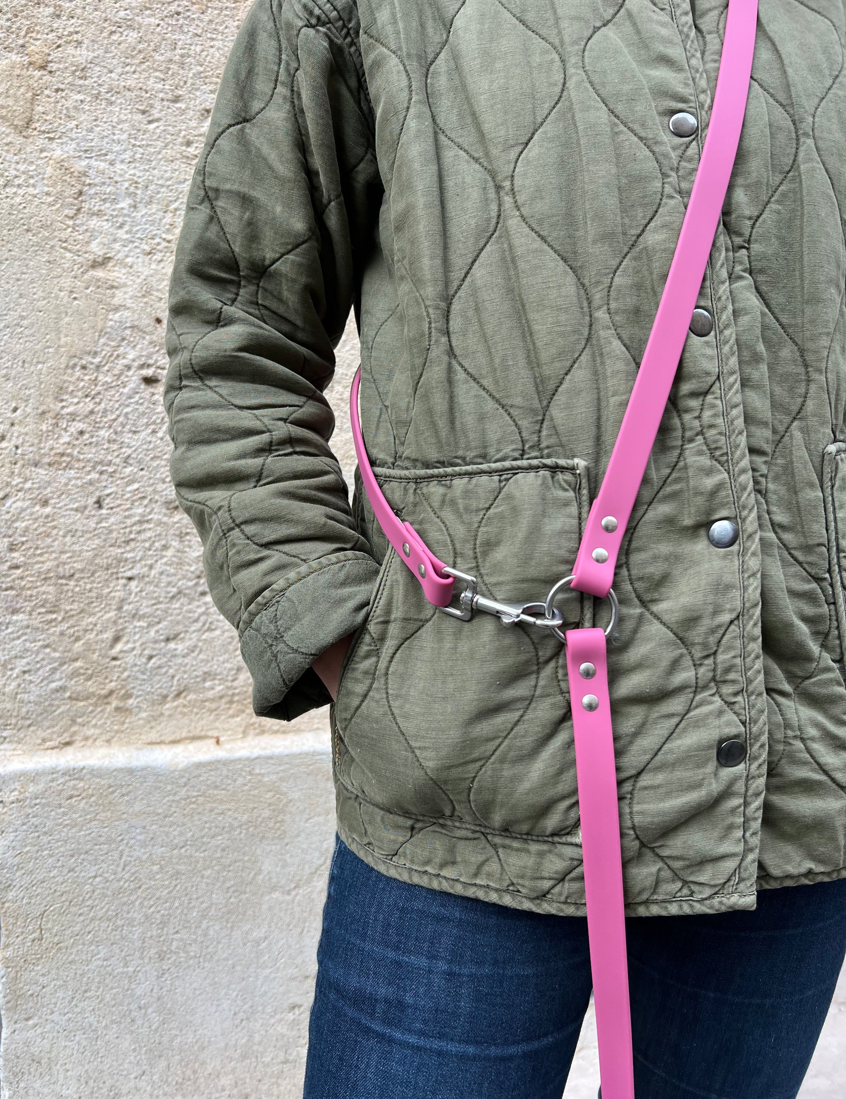 laisse-multi-positions-waterproof-framboise-ploouf2.jpg