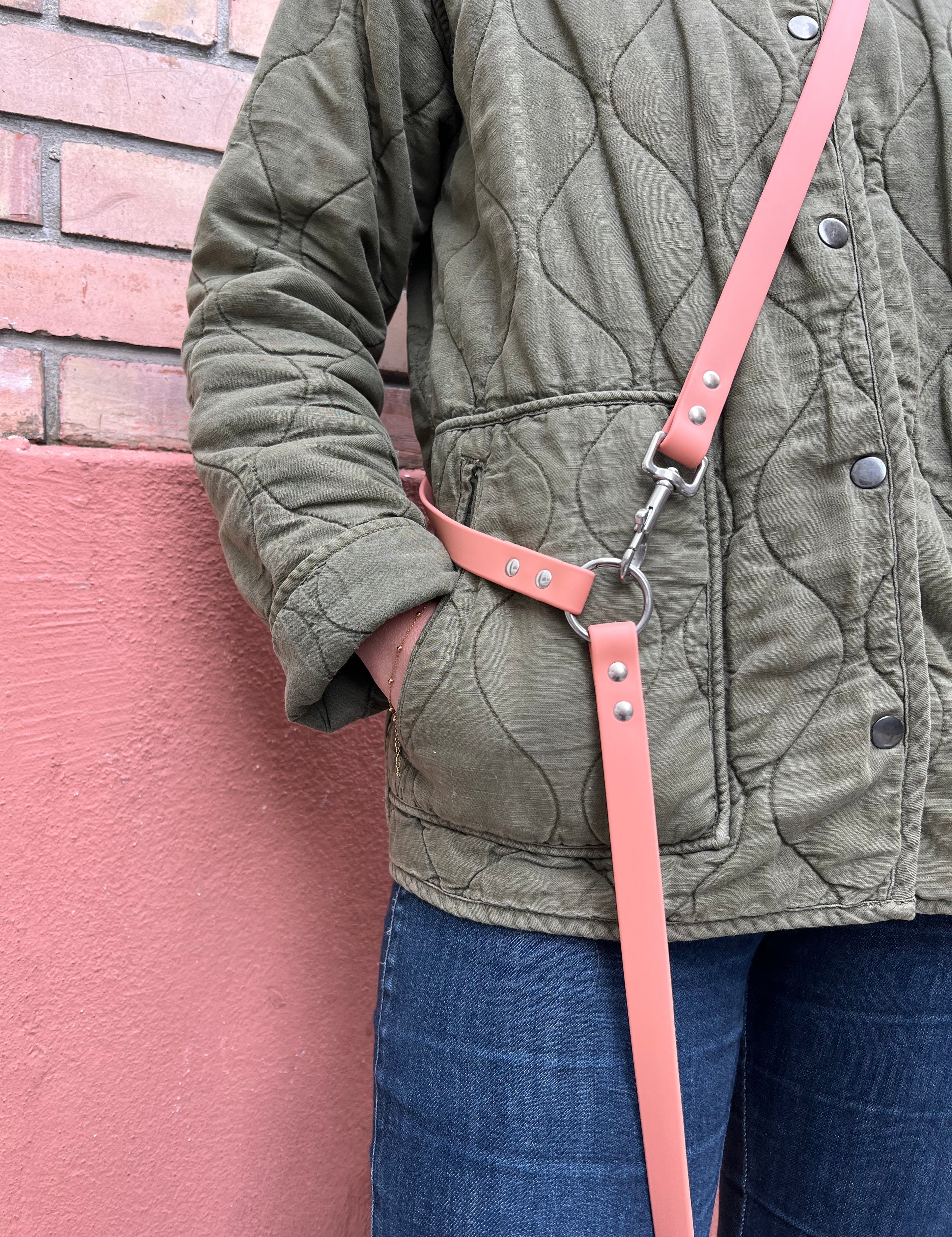 laisse-waterproof-multipo-terracotta-2.jpg